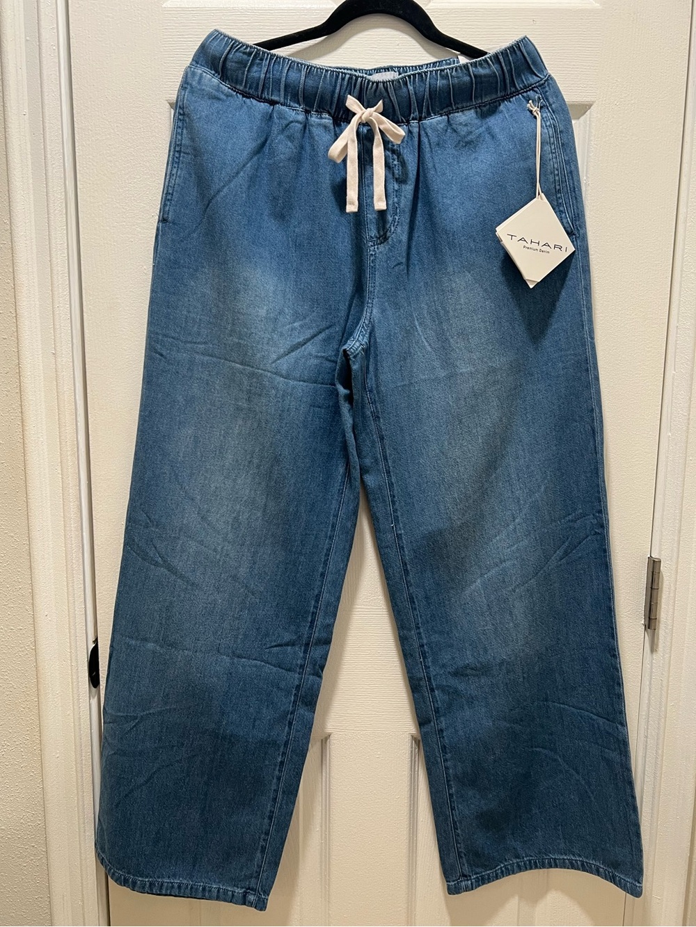 NWT Tahari LifeStyle Wide Leg Denim Pants Size Medium | Light Blue